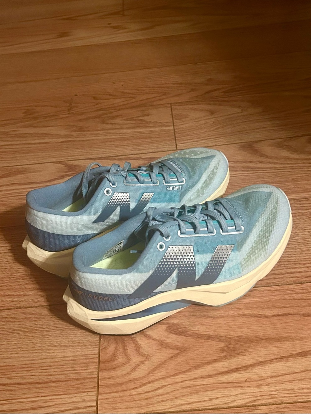 New Balance FuelCell Rebel